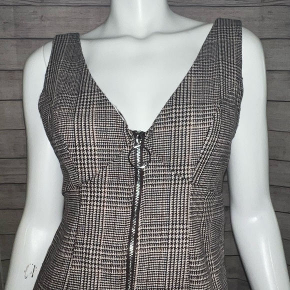 overall dress - Picture 2 of 6